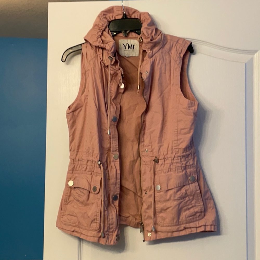 Cute pink vest. Size Small. YMI collection